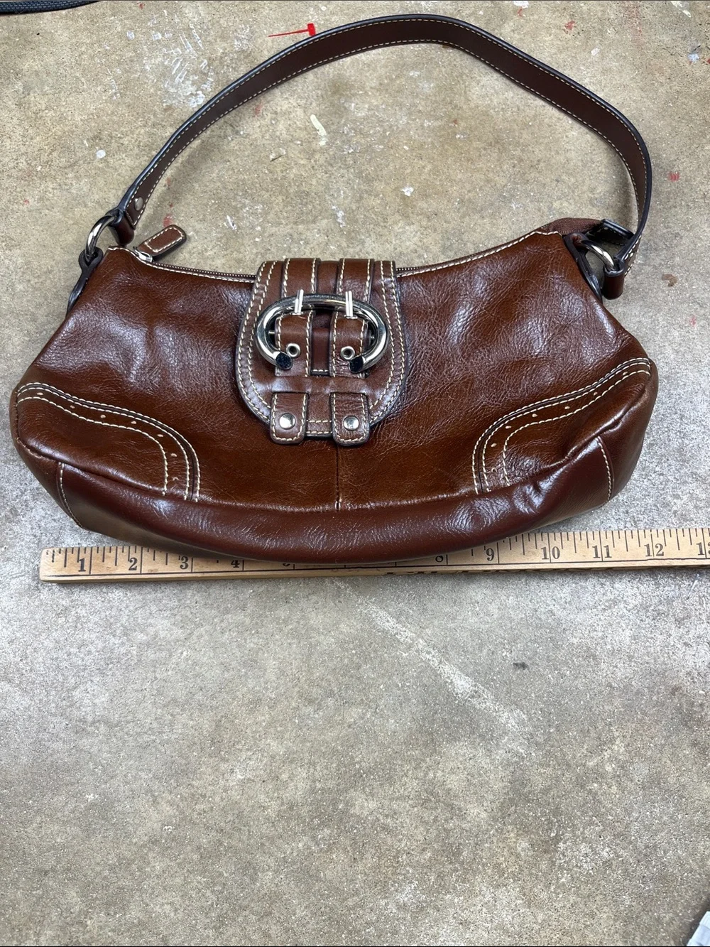 Wilson’s Leather Y2K baguette